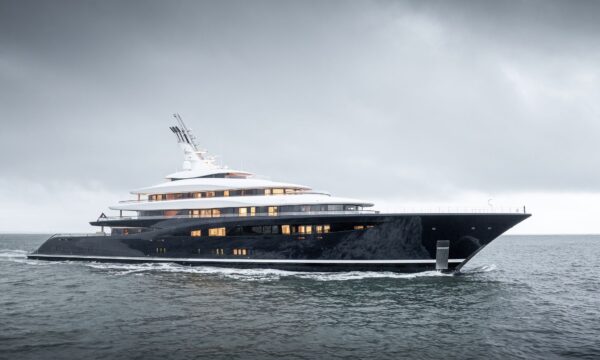 Vi har levererat till Feadship 821